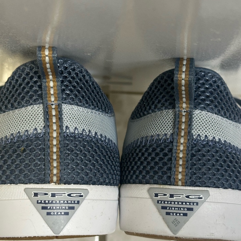 Columbia Men's Distant Water PFG Shoes
Size 8 - Picture 6 of 9